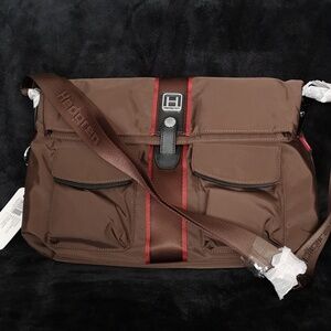 New with Tags Hedgren Carry Bag w Multiple Pockets Leather Accents in Seal Brown